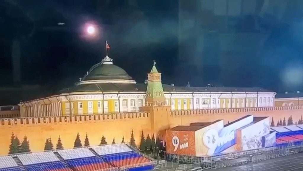 نيويورك تايمز: تقييم للاستخبارات الأمريكية يتوقع مسؤولية أوكرانيا عن هجوم استهدف الكرملين بطائرات مسيّرة