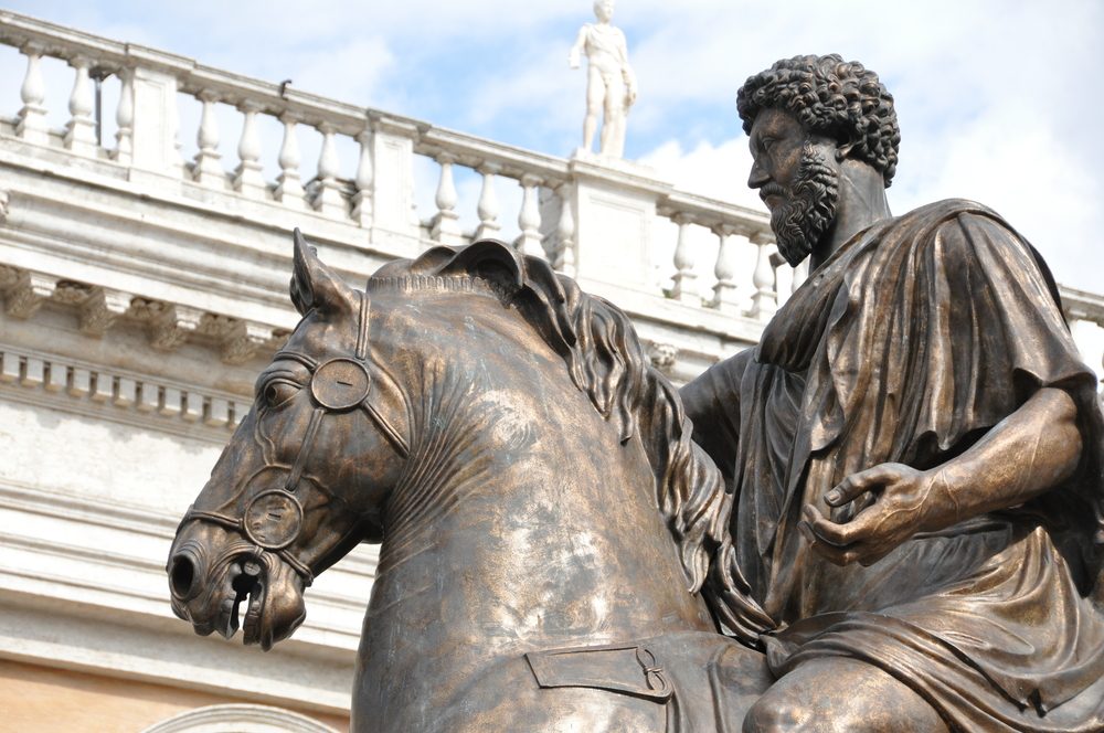 الإمبراطور الروماني ماركوس أوريليوس أحد أشهر أنصار الرواقية/ Shutterstock