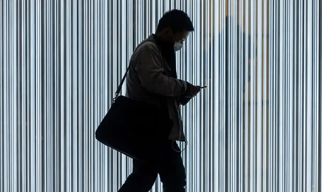 بموجب القواعد الجديدة، سيتعين على مقدمي الخدمات تقديم البيانات والمساعدة الفنية إلى السلطات المعنية