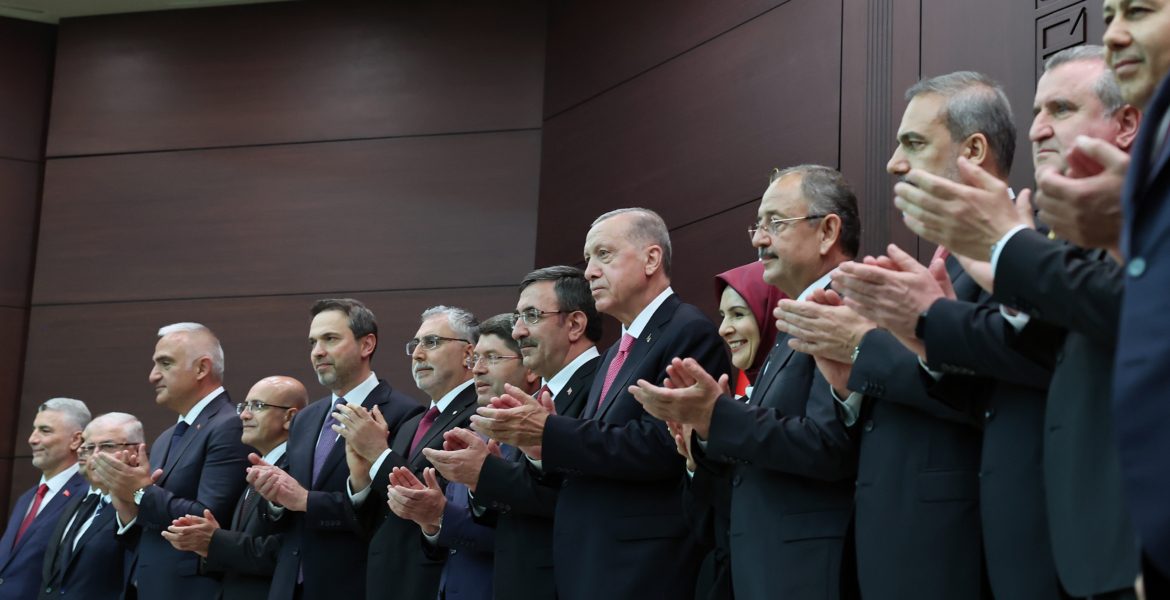 الحكومة التركية الجديدة مع الرئيس رجب طيب أردوغان/الأناضول