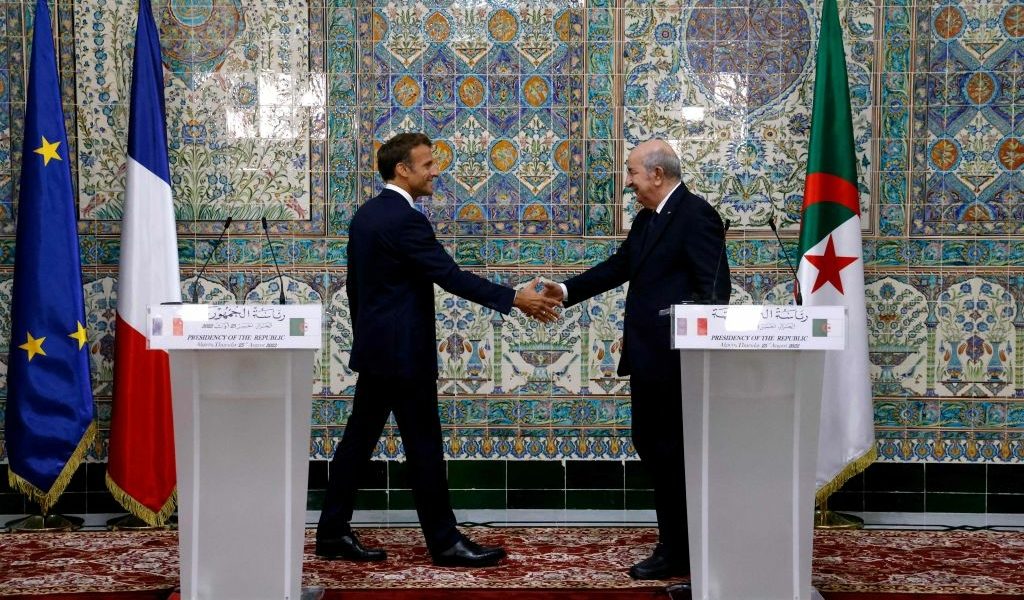 الرئيس الجزائري عبد المجيد تبون والفرنسي إيمانيول ماكرون - getty images