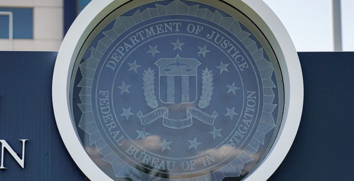 مكتب التحقيقات الفيدرالي / رويترز