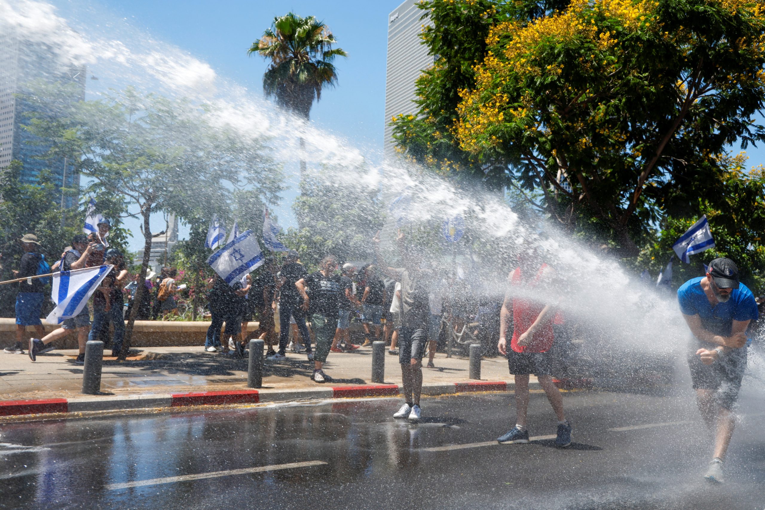 تفاقم أزمة المياه في الضفة مقابل استهلاك الإسرائيليين 10 أضعاف الفلسطينيين - رويترز