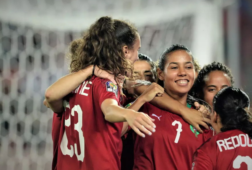 <strong>غزلان الشباك.. الطفولة والنشأة </strong>/ التواصل الاجتماعي
