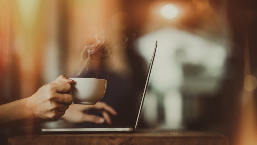 علاقة القهوة والقولون أساسية/ Shutterstock