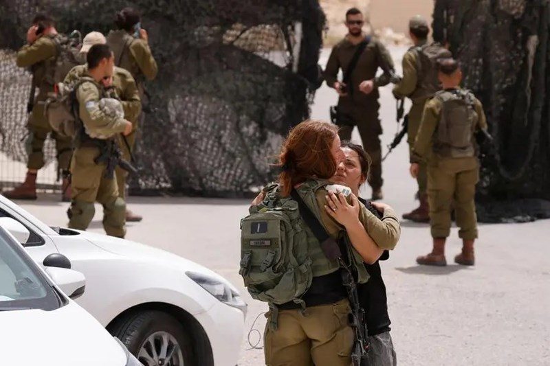 مجندات بجيش الاحتلال الإسرائيلي/رويترز