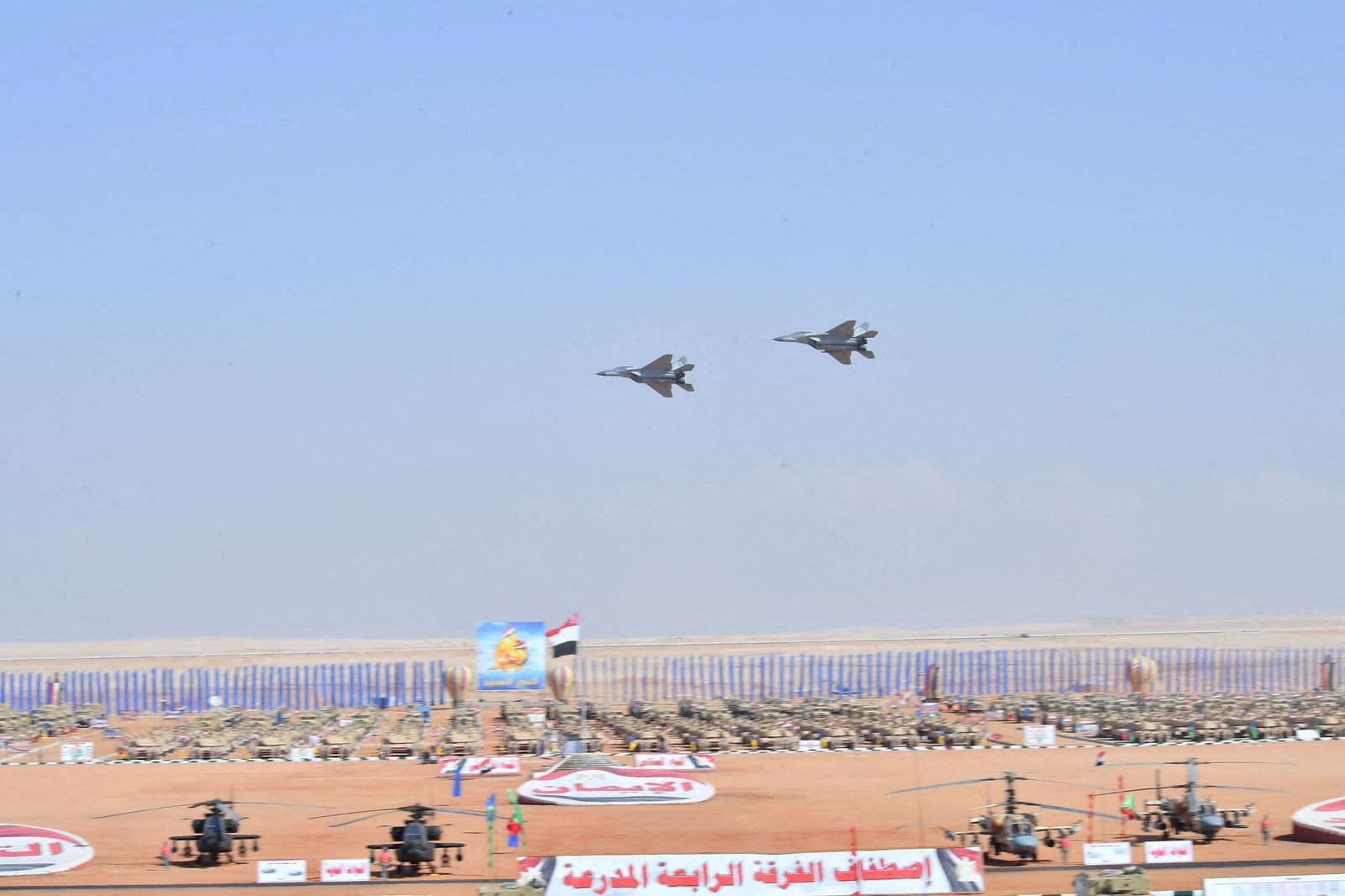 أول تعليق للجيش المصري على سقوط قذيفة بمدينة طابا.. والاحتلال يربط الحادثة بـ”تهديد جوي” بالبحر الأحمر