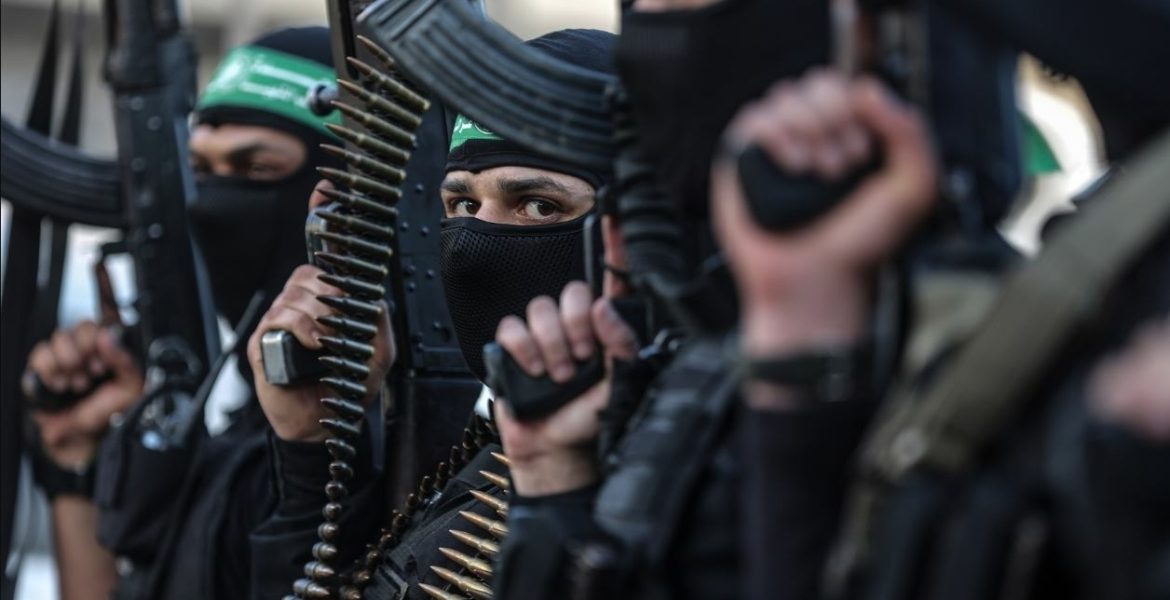 مقاتلون من كتائب القسام في غزة - الأناضول