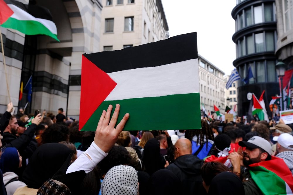 Shutter Stock/ قصة أغنية Leve Palestina