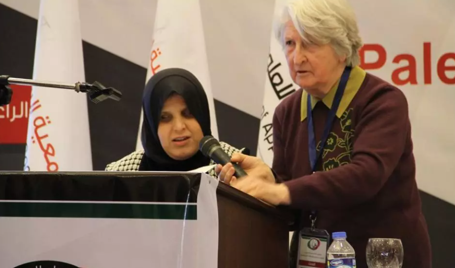 جين كالدر رفقة ابنتها دلال| مواقع التواصل