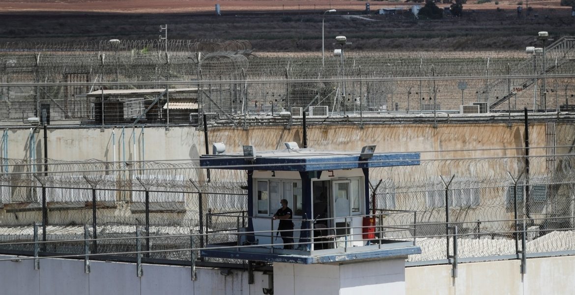 أحد سجون الاحتلال الإسرائيلي - رويترز