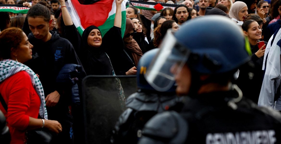 مظاهرات مؤيدة لفلسطين في باريس/ رويترز