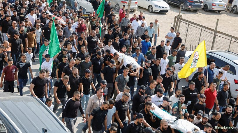 تشييع جثامين ثلاثة فلسطينيين في الضفة الغربية/رويترز<br>