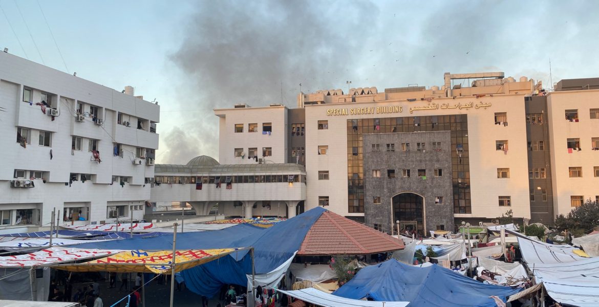 مجمع الشفاء الطبي في غزة اقتحام مجمع الشفاء الطبي