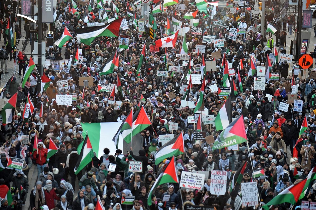 الآلاف يشاركون في مسيرة حاشدة دعماً لفلسطين في أوتاوا/الأناضول