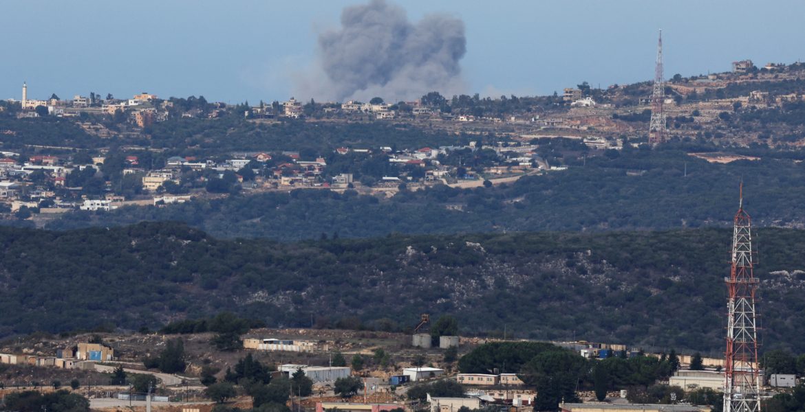 قصف للاحتلال الإسرائيلي على جنوب لبنان/رويترز