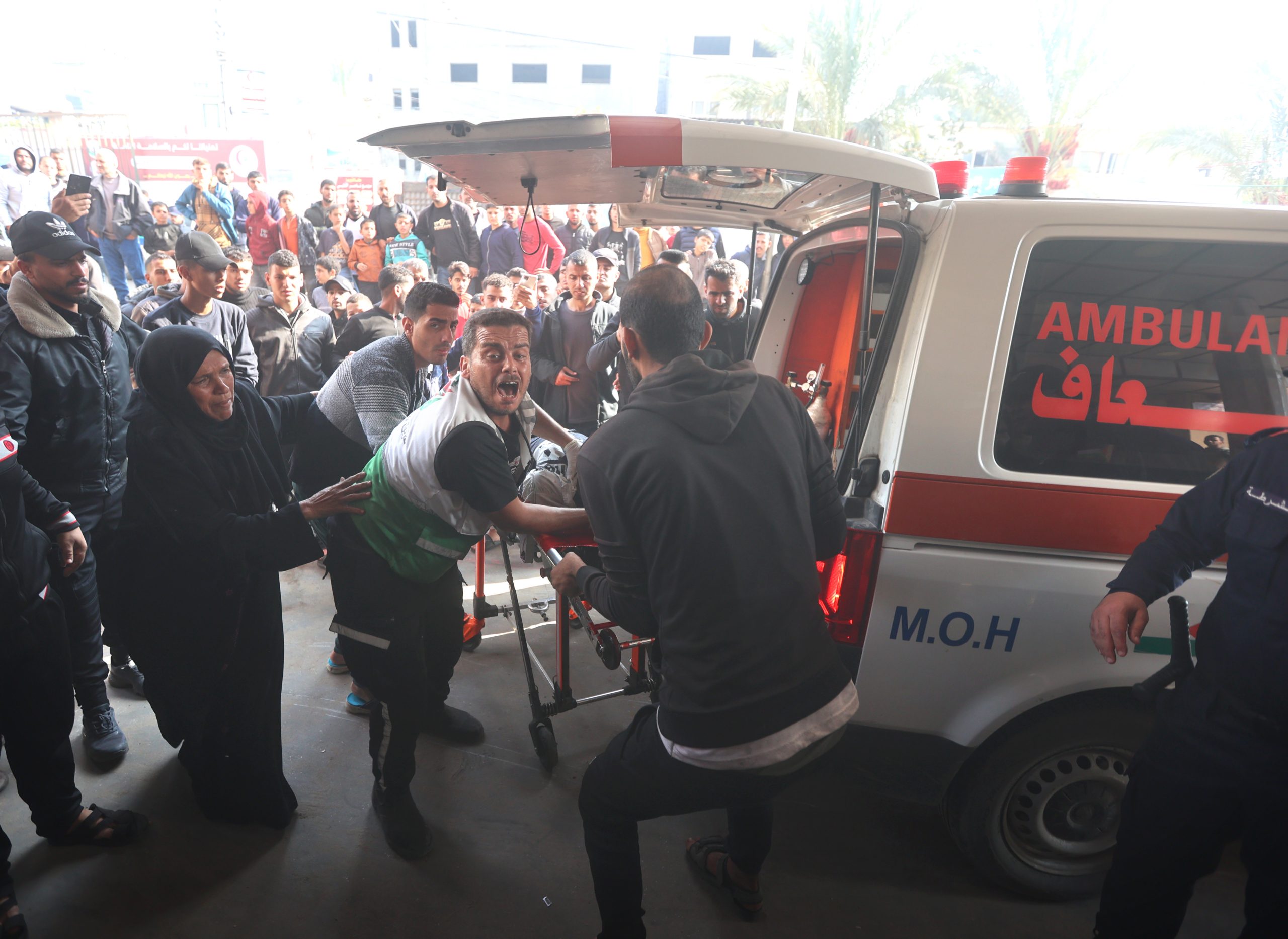 مجزرة للاحتلال الإسرائيلي في خان يونس بقطاع غزة/الأناضول
