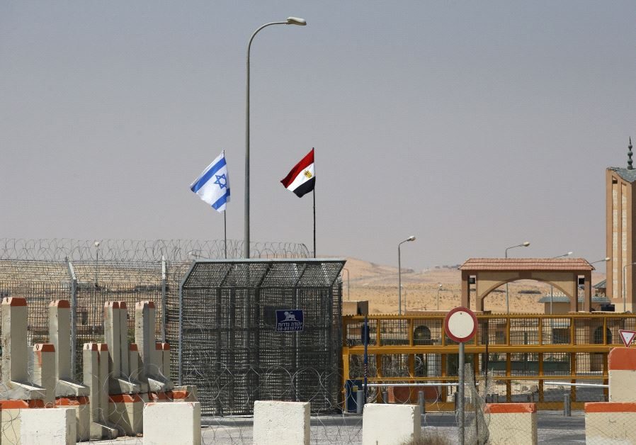 إسرائيل تُعرقل إدخال المساعدات الإنسانية إلى غزة/ رويترز