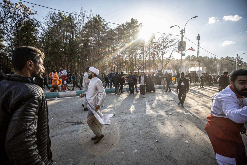 صور من تفجيرات كرمان بالقرب من ضريح قاسم سلبماني في إيران – الأناضول
