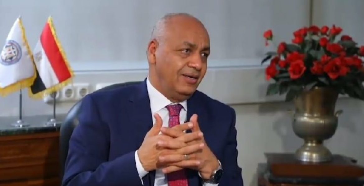 الإعلامي المصري مصطفى بكري: مصر تلقت عرضاً بفتح سيناء للفلسطينيين مقابل 200 مليار دولار.. وناشطون: مين اللي عرضوا