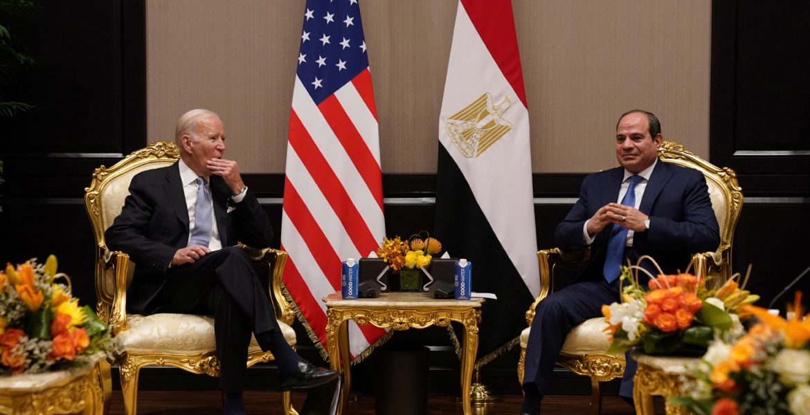 الرئيس الأمريكي جو بايدن مع الرئيس المصري عبد الفتاح السيسي / رويترز
