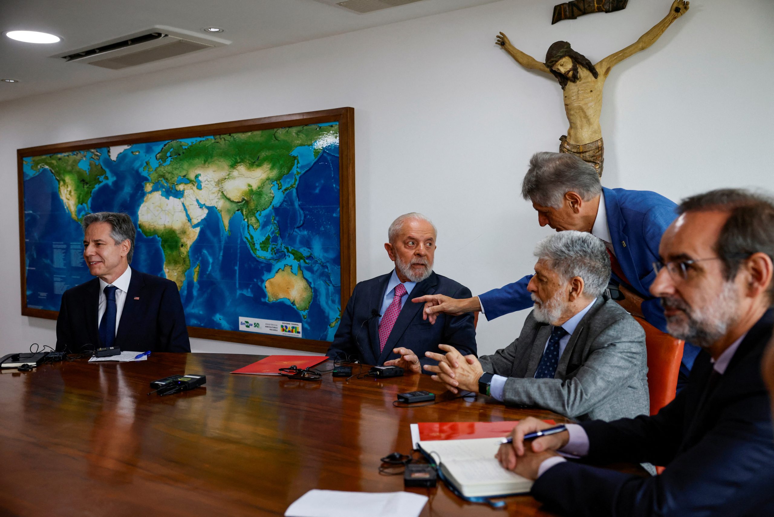 وزير الخارجية الأمريكي أنطوني بلينكن يلتقي بالرئيس لولا دا سيلفا بعد وصوله إلى البرازيل / رويترز<br>