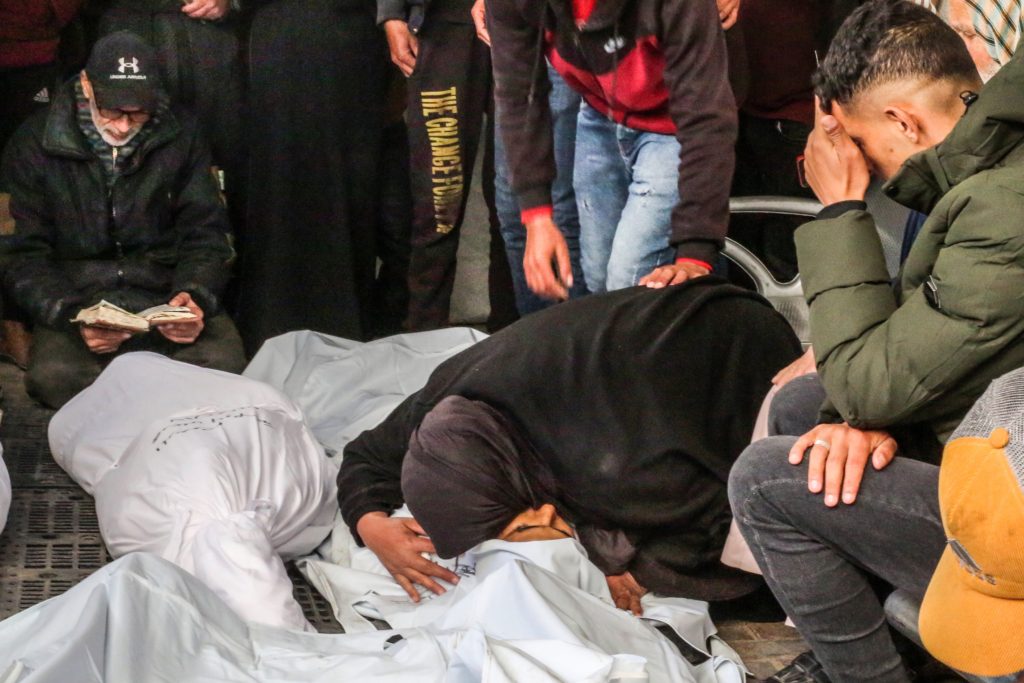 مقتل جندي من لواء جفعاتي غزة الاحتلال مجازر - من سربرنيتسا إلى غزة