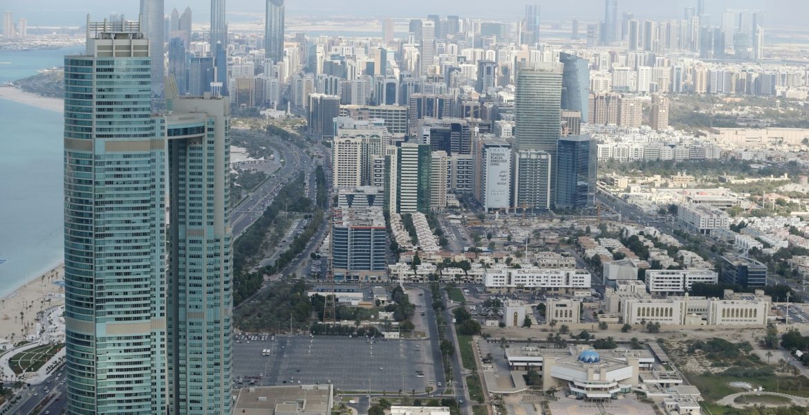 الإمارات الوجهة الأولى لذهب أفريقيا المهرب.. رويترز: تلقّت 2500 طن، وهذا ما تفعله به أبوظبي