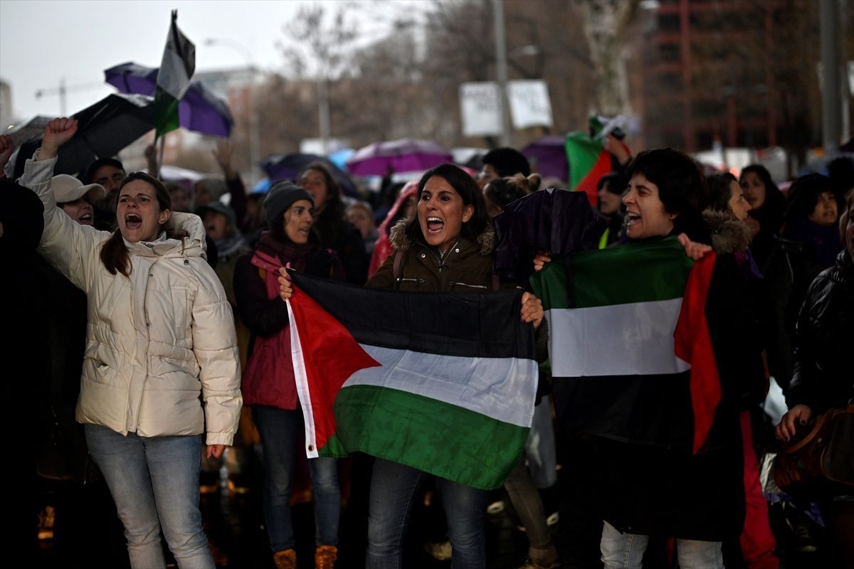 مظاهرات حاشدة في مدن وعواصم أوروبية دعماً لغزة.. وهولندا تمنع وقفة أمام السفارة الإسرائيلية (صور)
