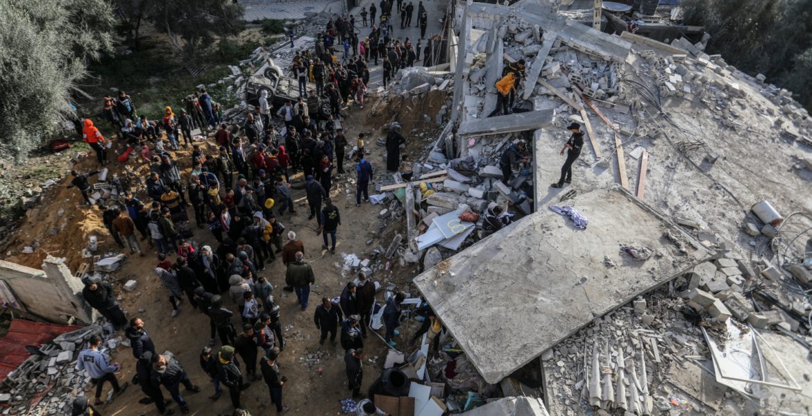 دمار خلفه قصف الاحتلال في غزة/ رويترز