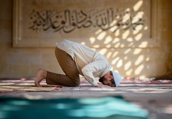 الصلاة في رمضان/istock