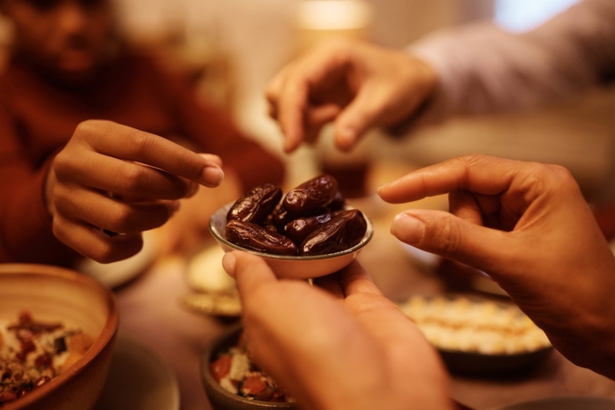 مشاعر الأخوة والمساواة