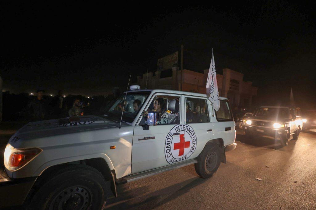 عملية تبادل أسرى بين الاحتلال والمقاومة في غزة برعاية قطرية /رويترز