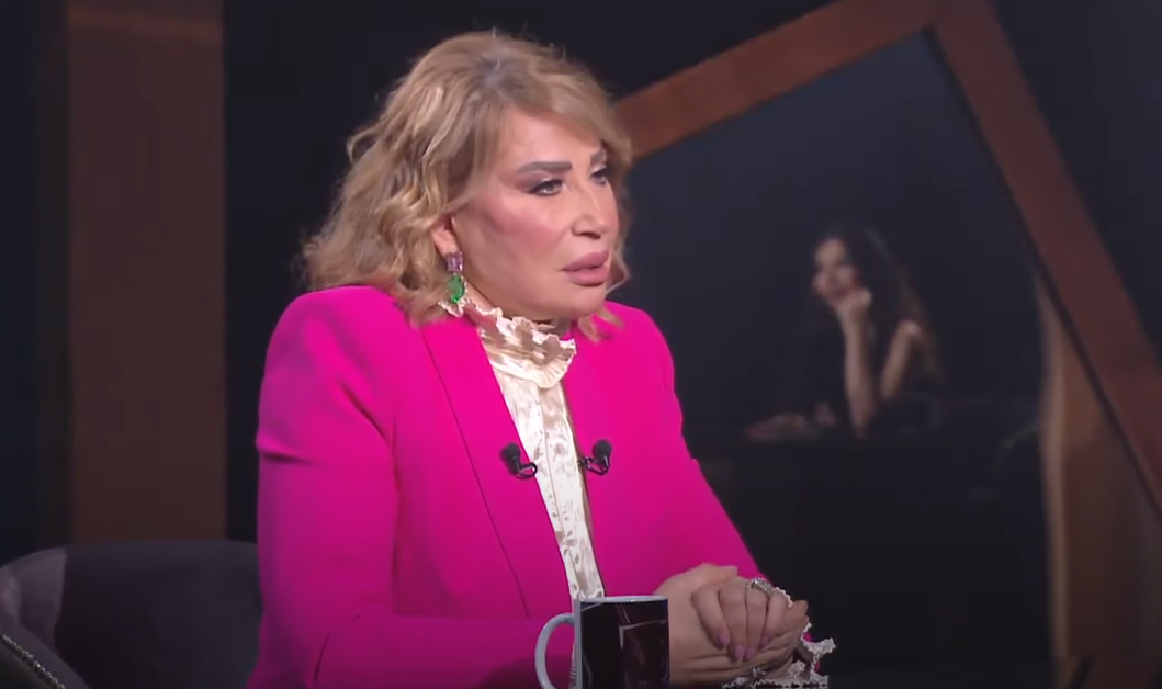 حديث إيناس الدغيدي عن الحجاب أثناء استضافتها في برنامج "أسرار" الذي يعرض على قناة "النهار" - مصدر الصورة: يوتيوب