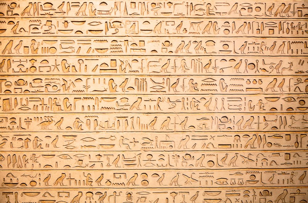 <strong>لماذا اخترع المصريون القدامى هذه الكتابة – المصدر: Shutterstock </strong>
