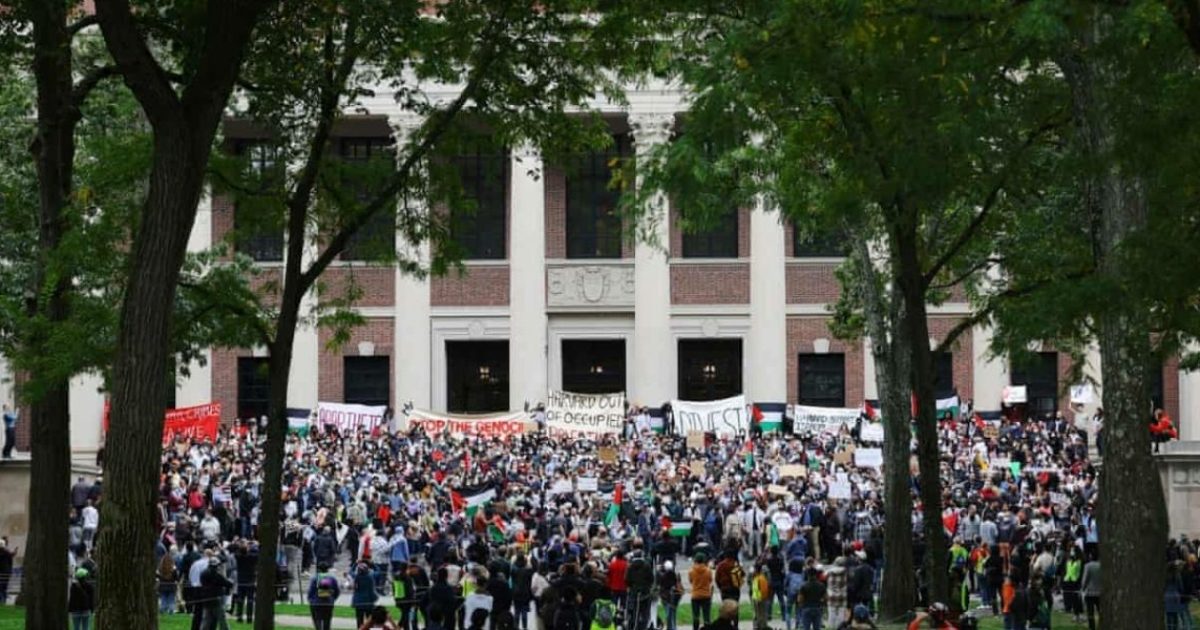 صفعة جديدة للجامعات الأمريكية.. كيف ستؤدي سياسات ترامب المتشددة إلى حرمانها من 150 ألف طالب أجنبي؟