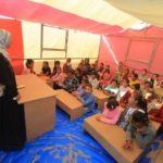 إصرار على التعليم رغم الحرب في غزة.. طلاب يعودون للدراسة داخل &#8220;خيم مدرسية&#8221; بمخيمات النزوح في رفح (شاهد)
