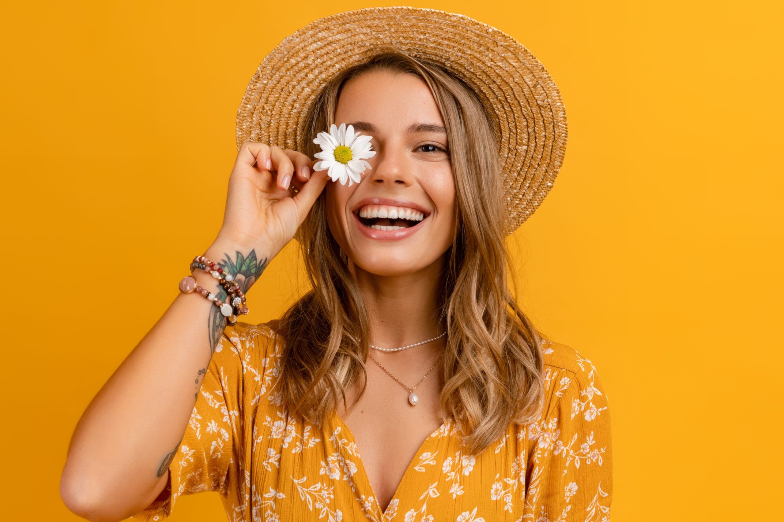 أفضل ألوان الملابس للصيف /Shutterstock