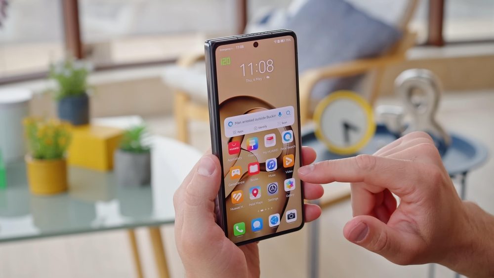 Huawei Mate X3-المصدر:shutterstock