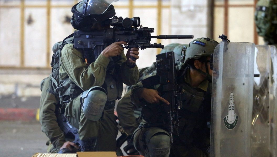 قوات الاحتلال تقتحم بلدات بجنين والخليل ورام الله بالضفة.. اشتبكت مع مقاومين فلسطينيين وأوقعت إصابات 