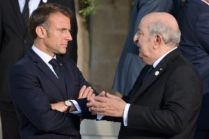 إجراءات “أكثر أهمية” قادمة.. هل تنتقم باريس من الجزائر بالتضييق على جاليتها المقيمة في فرنسا؟