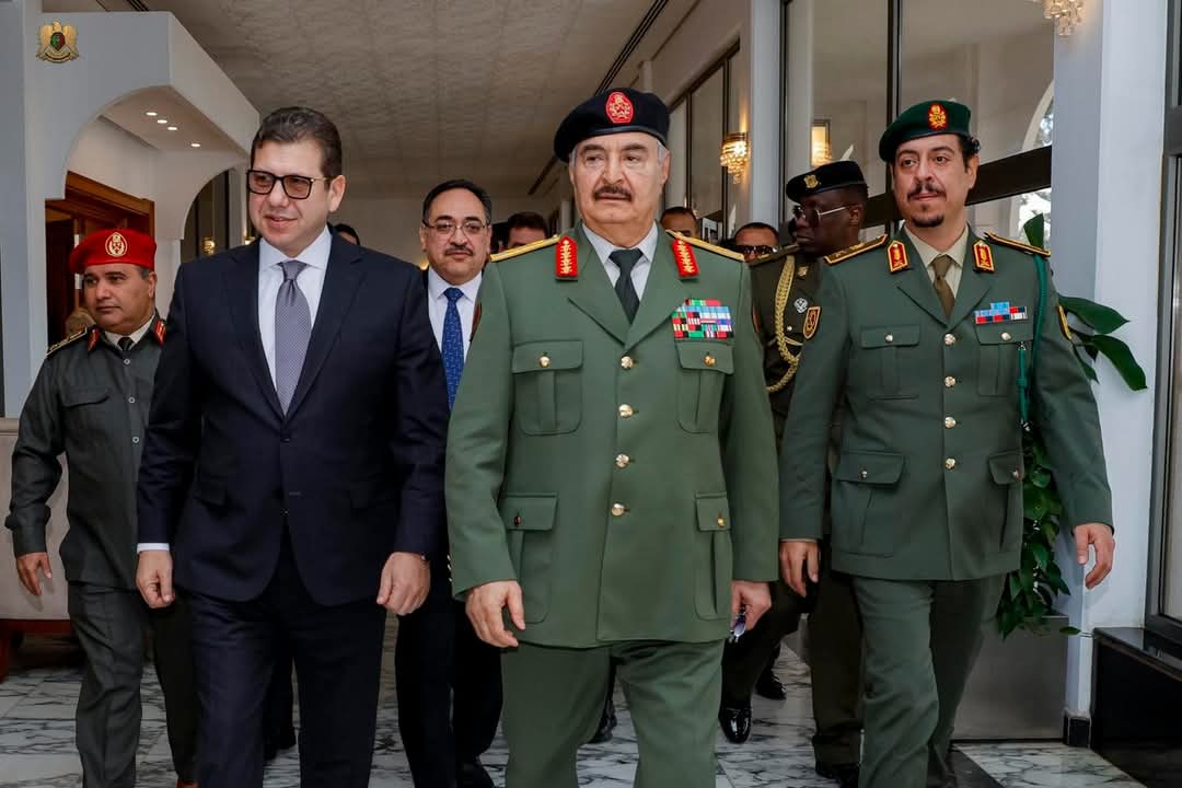 حسن رشاد وخليفة حفتر- وسائل التواصل