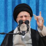 خامنئي يريد صفقة نووية &#8220;تنقذ&#8221; بلاده مع الاحتفاظ بتخصيب اليورانيوم.. هذه تفاصيل الرد الإيراني على المقترح الأمريكي الأخير